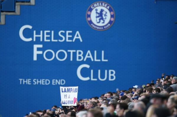 Chelsea sign Brighton goalkeeper Sanchez on seven-year deal