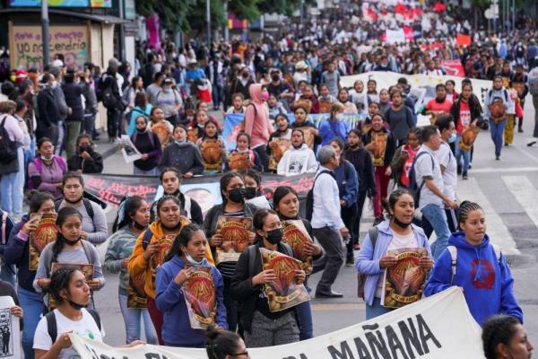 Mexico arrests alleged drug boss linked to 43 missing students